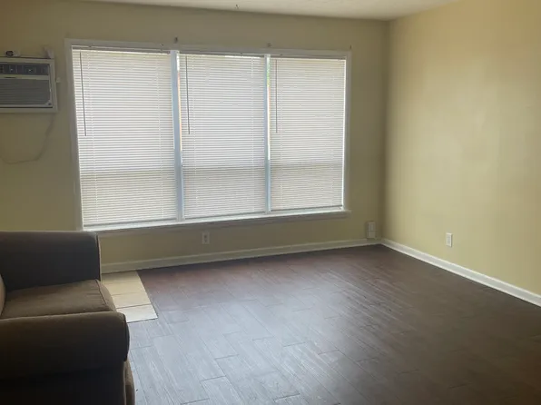 2223 Heather Ln #4, Louisville, KY 40218