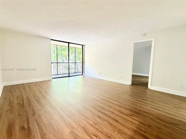 450 Commodore Dr APT 214, Fort Lauderdale, FL 33325