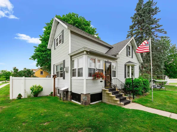 1615 Lincoln St, Marinette, WI 54143