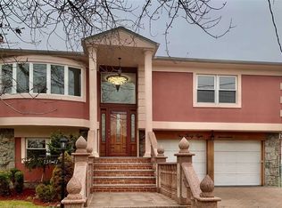 138-17 11th Ave, Whitestone, NY 11357