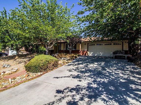 3rd image of 17279 Forest Hills Dr