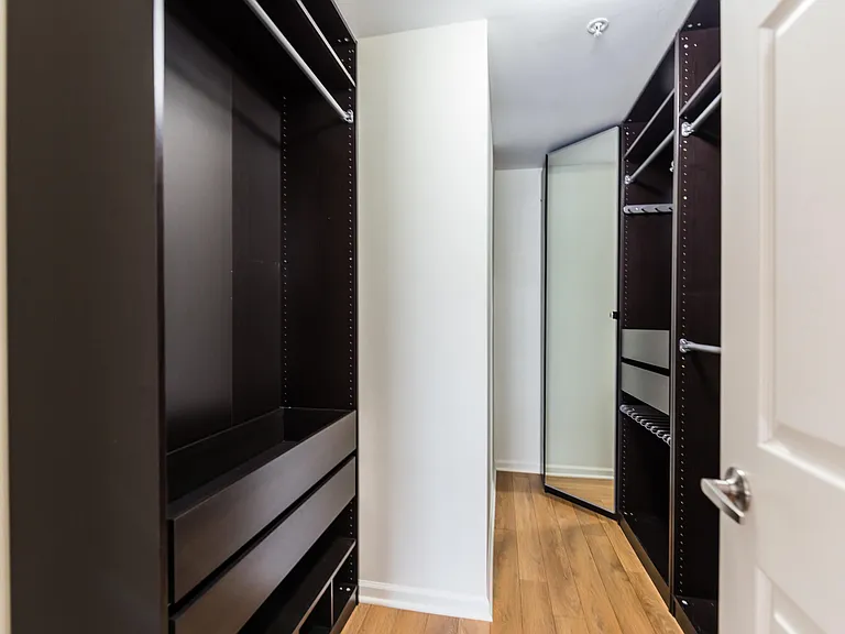 120 W Oakbrook Dr — Photo 22