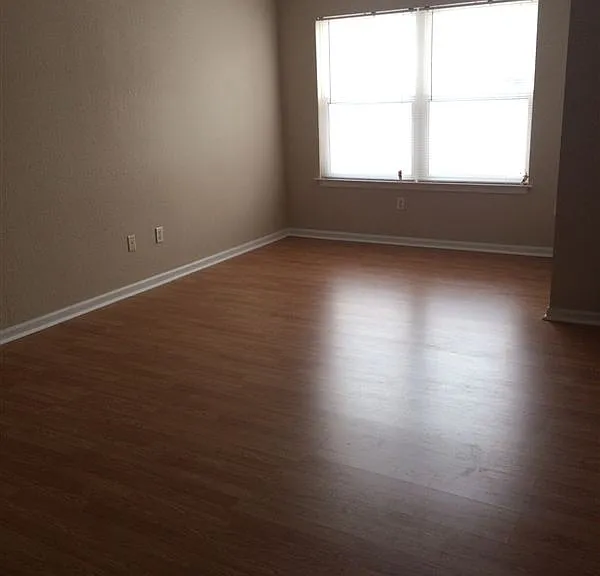 1378 Heatherwood Ln — Photo 9