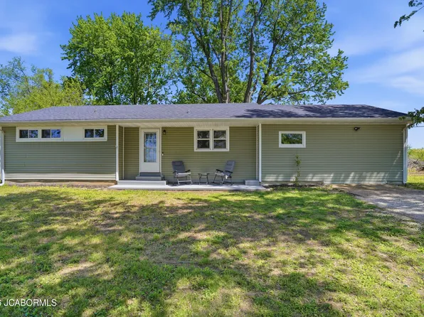 2109 S Country Club Dr, Jefferson City, MO 65109