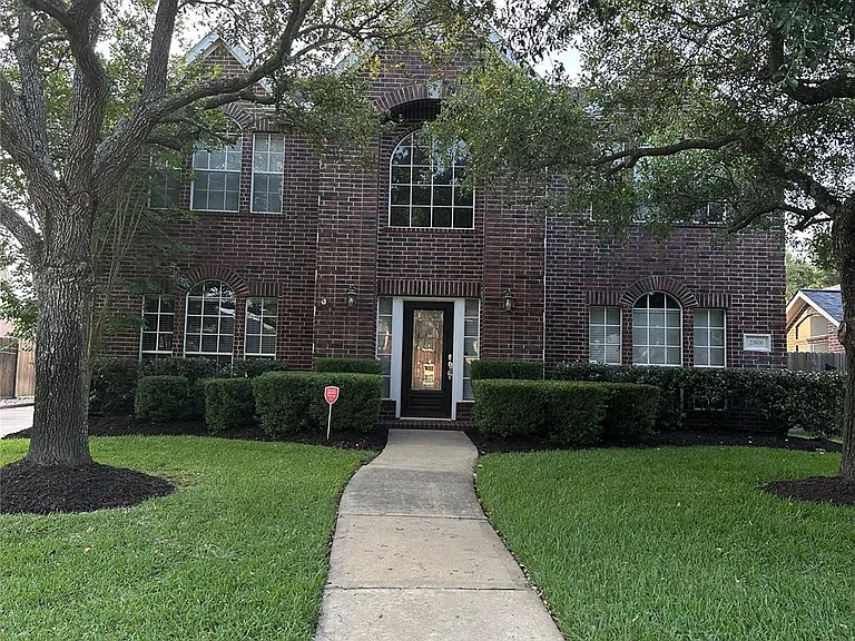 23806 Allingham Ln — Photo 2
