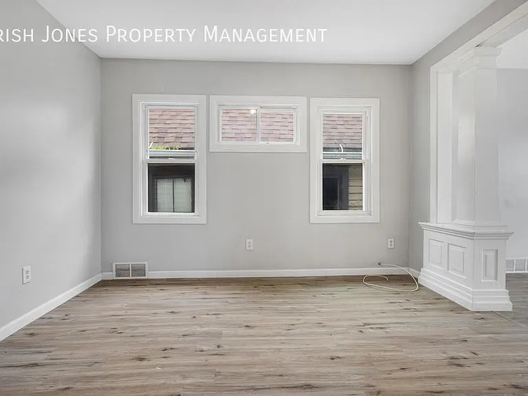 529 Winslow Ave #UPPER — Photo 8