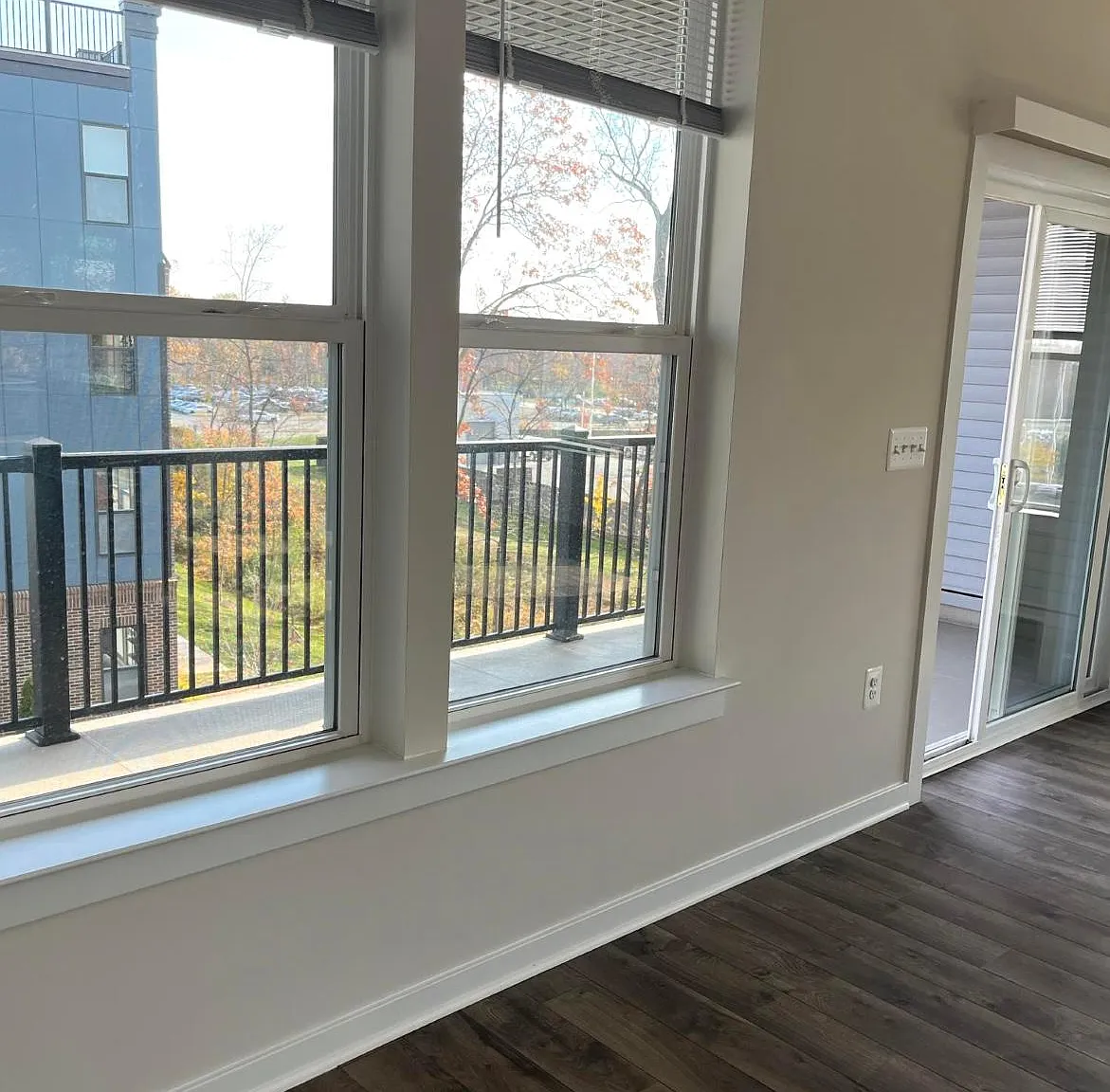 3 bed, 2.5 bath, 2400 sqft, $5,000 — Photo 3