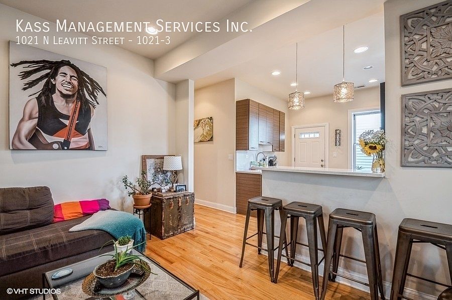 1st image of 1021 N Leavitt St #3