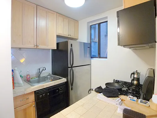 Rented by Sotheby's International Realty | media 40