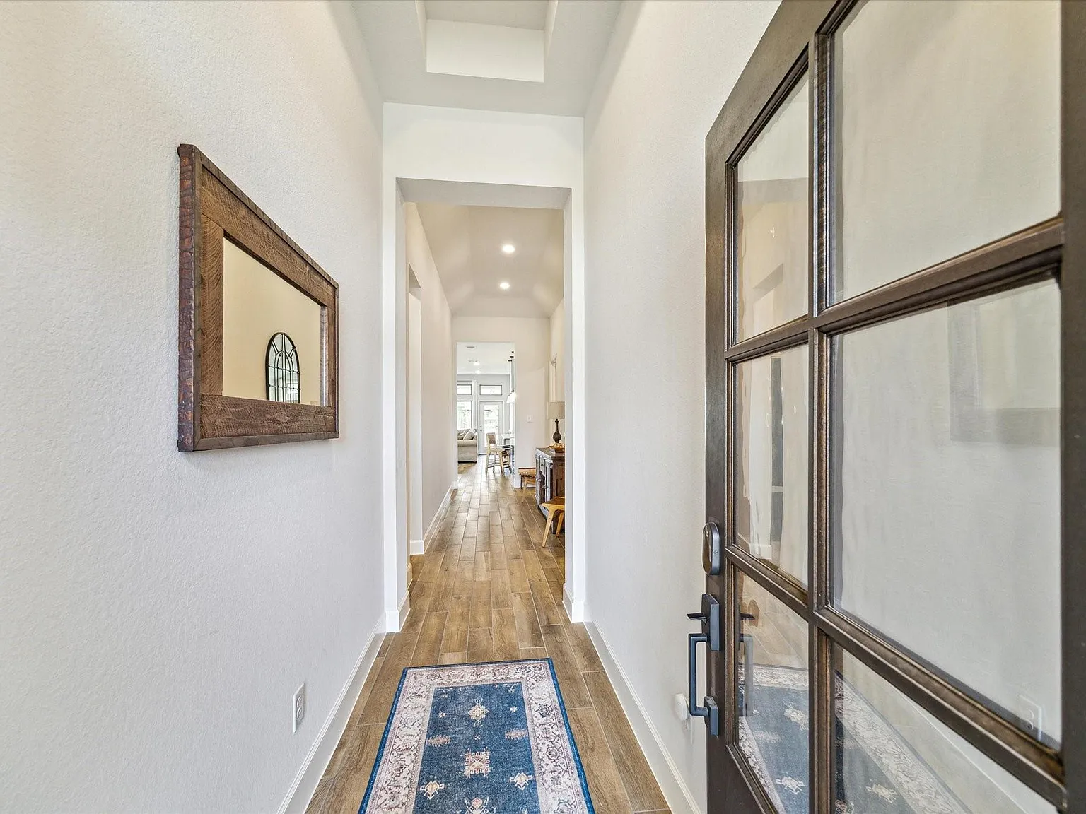 4 bed, 3.0 bath, 2184 sqft, $3,100 — Photo 2