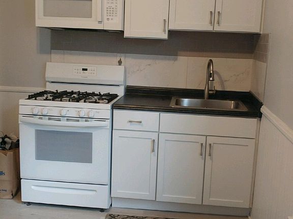 2nd image of 734 Auburn Ave #4