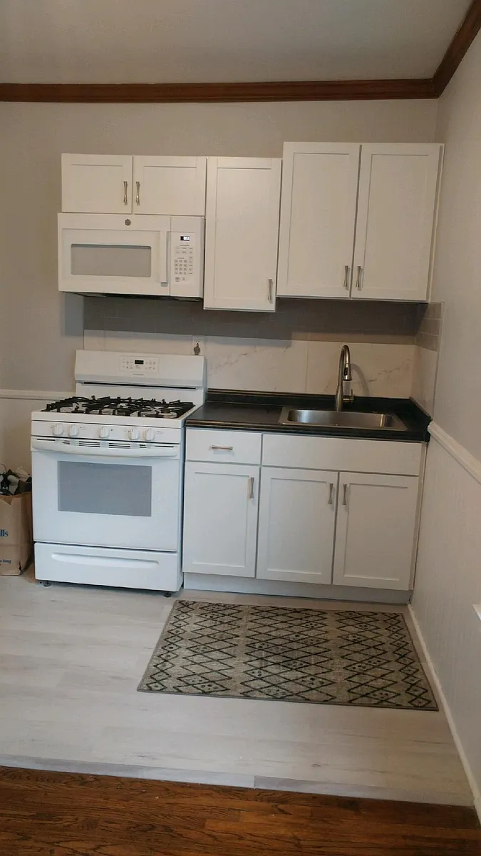 Building Photo - 734 Auburn Ave #4