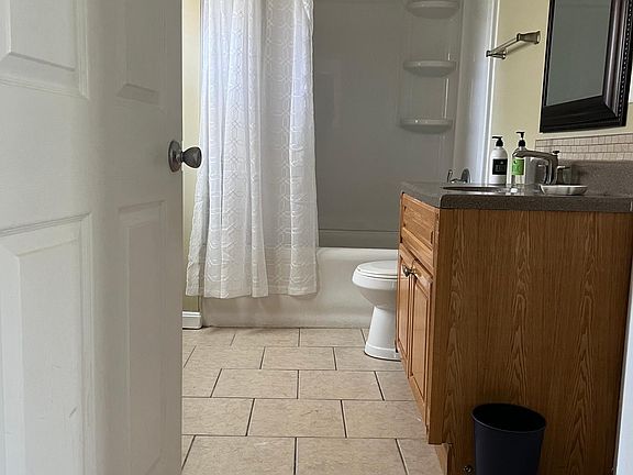 3rd image of 950 Millville Ave APT 2
