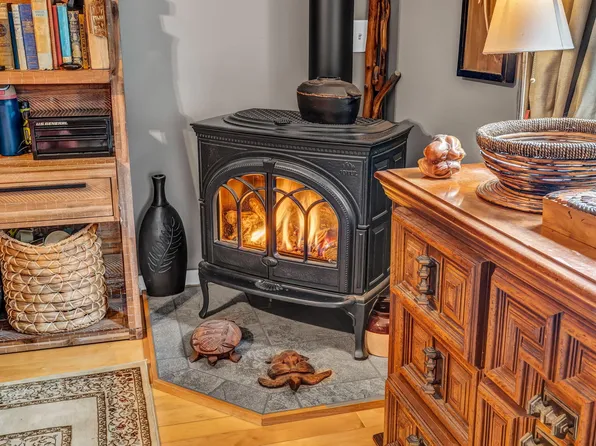 98 Hog Bay Road, Franklin, ME 04634