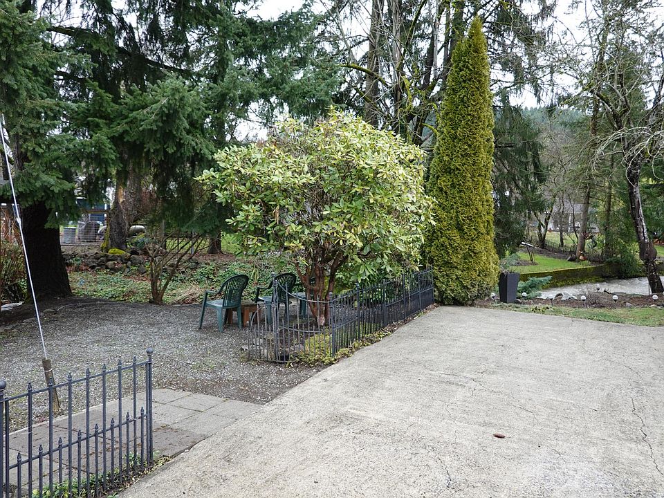 creekside across from the front door
