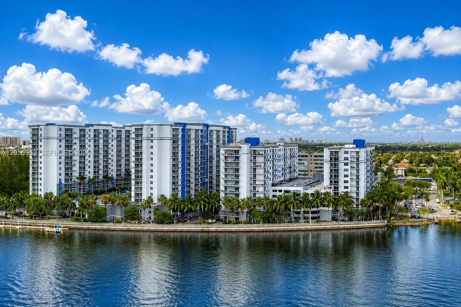 Blue Lagoon Condo — Photo 4