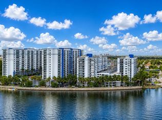 5099 NW 7th St PH 3, Miami, FL 33126