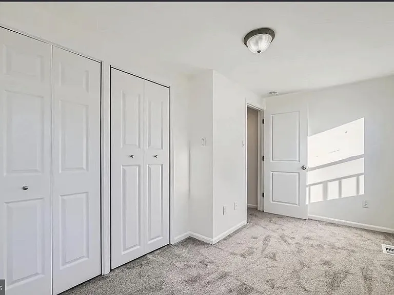 21 S Carrollton Ave — Photo 11
