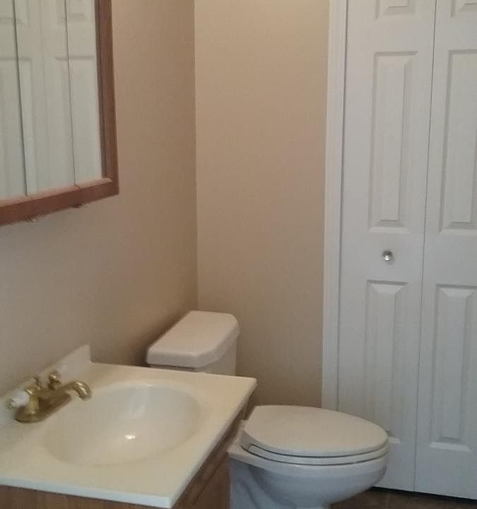 1/2 Bath