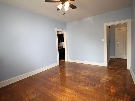 3rd image of 3503 W Sunnyside Ave #1