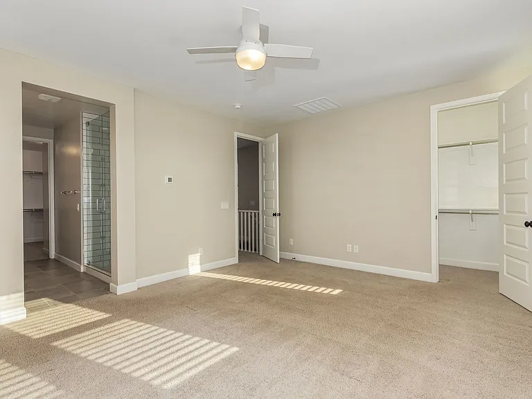 2026 W Desert Hollow Dr — Photo 9