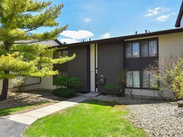 2220 West Good Hope ROAD #21, Glendale, WI 53209