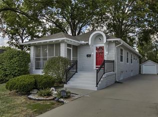 2104 W 74th St, Prairie Village, KS 66208