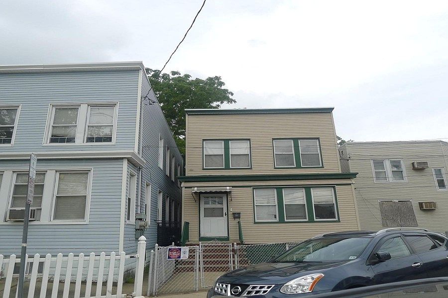 2nd image of 37 McAdoo Ave