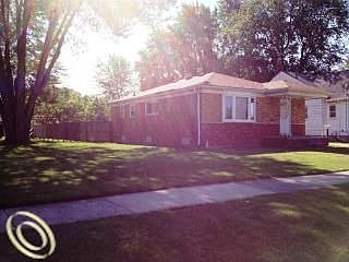 5th image of 23184 Oakwood Ave