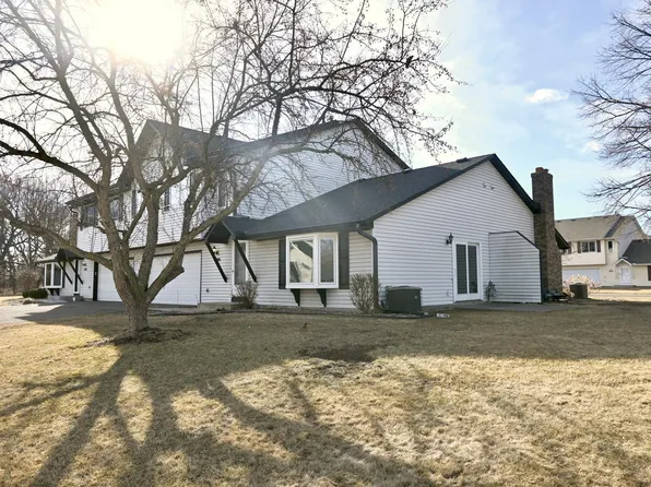 3698 Gershwin Ave N, Oakdale, MN 55128