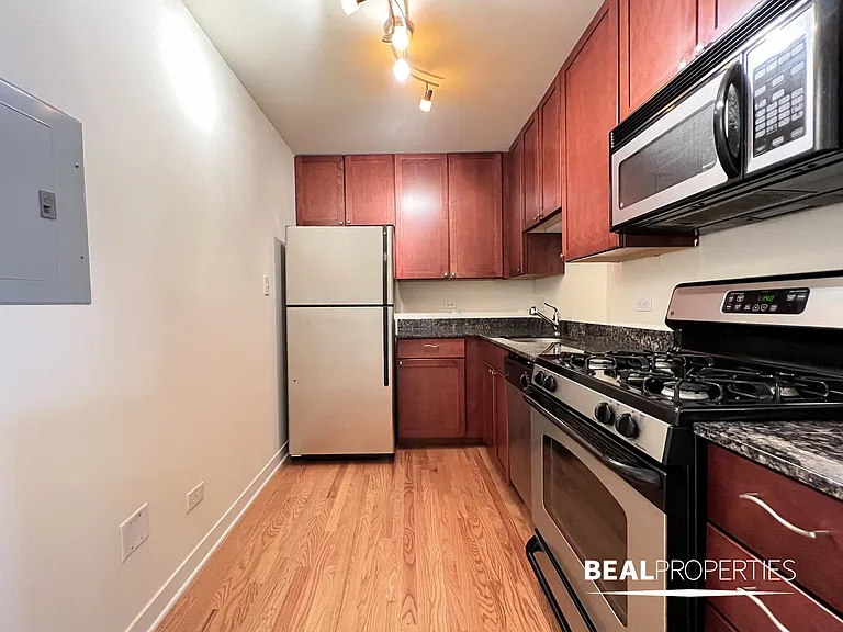 625 W Wrightwood — Photo 41