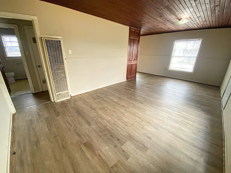 2709 Cline St — Photo 5