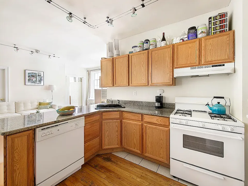 91 Charles St #4E