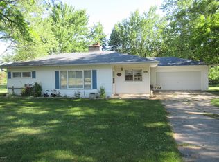 606 W Home St, Edmore, MI 48829