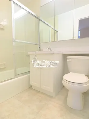 Rented by Manhattan Connection | media 31