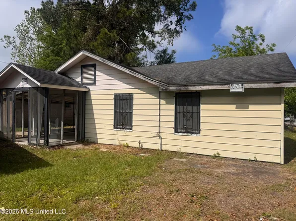3829 Victor St, Pascagoula, MS 39567