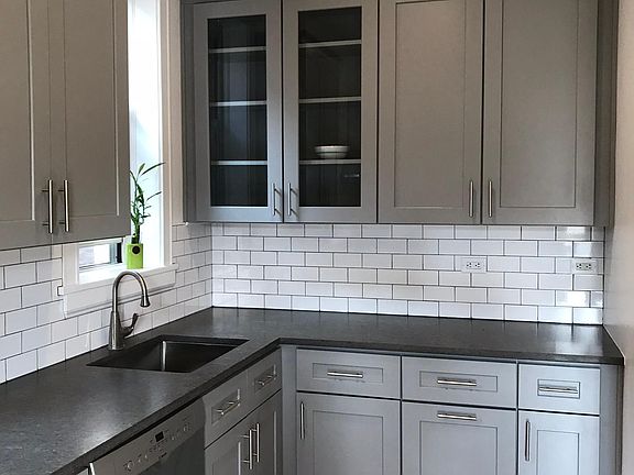 4th image of 1411 W Winona St #2