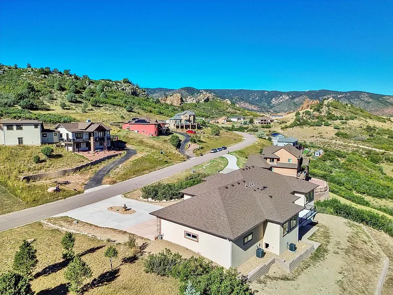 5580 Country Club Dr — Photo 42