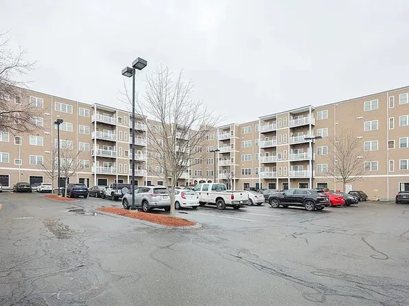 8 Walnut St, Peabody, MA