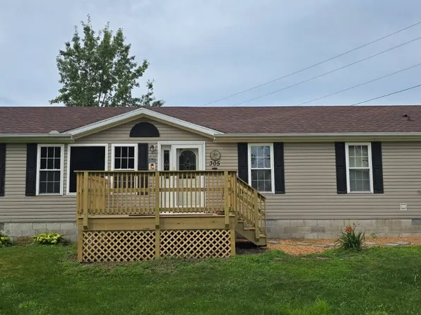 305 E Lincoln St, Good Hope, IL 61438