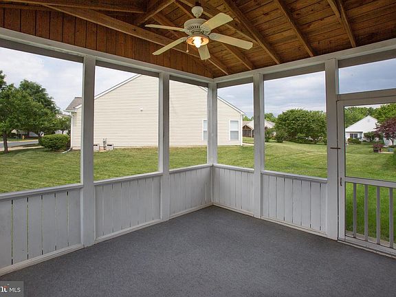 3rd image of 24 Lucketts Ct