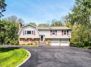 56 Madison St, Gillette, NJ 07933