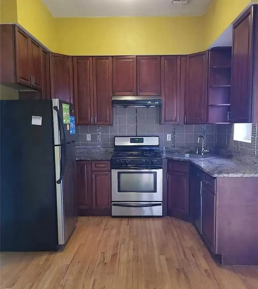3 bed, 1100 sqft, $2,900 — Photo 4