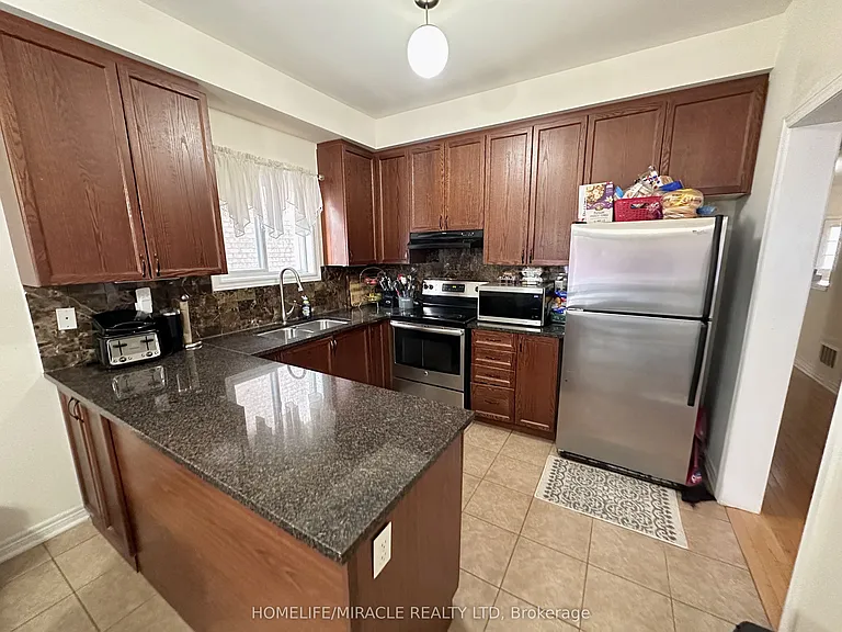 56 Baycliffe Dr #MAIN — Photo 8