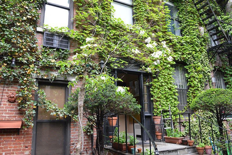 1st image of 420 W 46th St APT D2