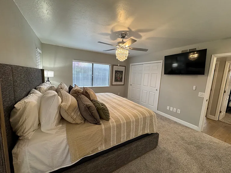 3732 N Taylor Dr — Photo 7