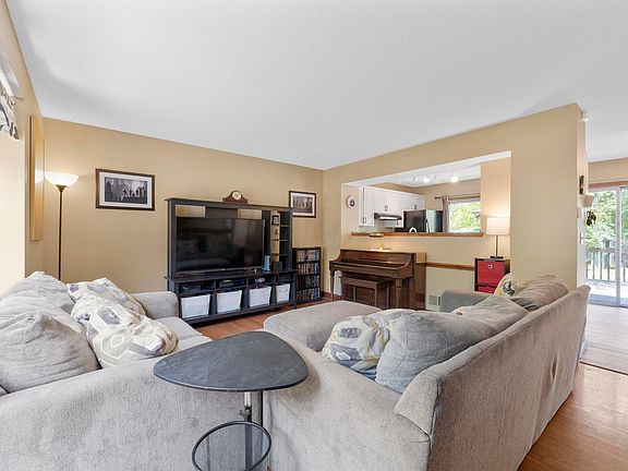 3rd image of 3016 Galen Ct