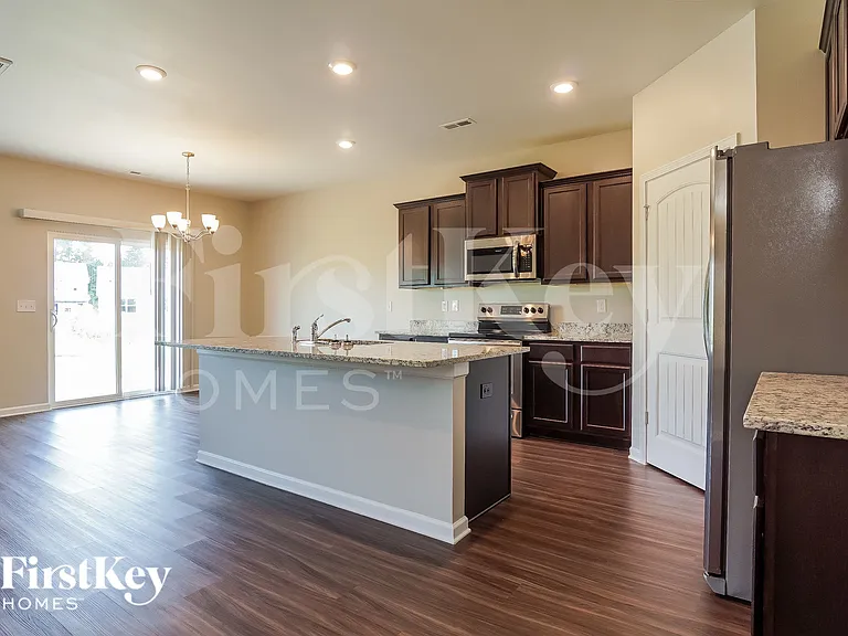 12572 Downing Dr — Photo 4