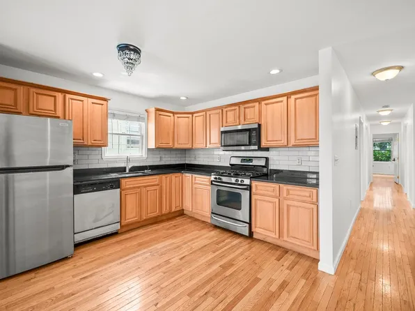 57 Storms Avenue image 8 of 26