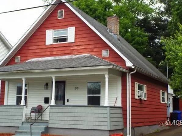 30 Short St, Nelsonville, OH 45764